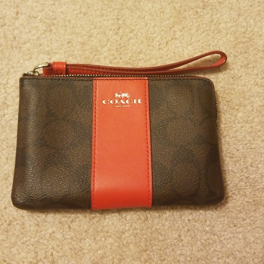Coach Small Corner Zip Wallet Wristlet